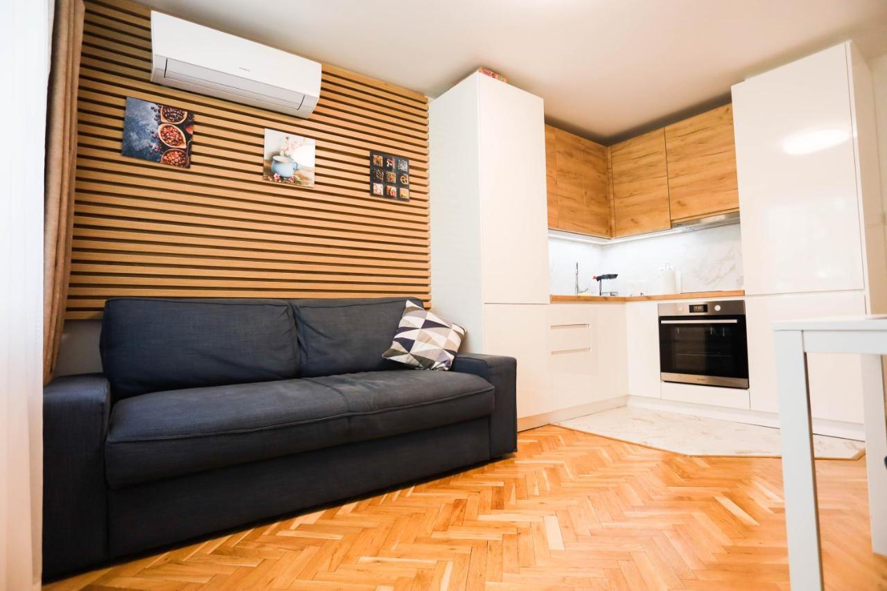 White Central Apartment ヴァルナ エクステリア 写真